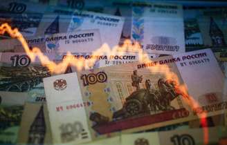 <p>Notas de rublo, o dinheiro russo</p>
