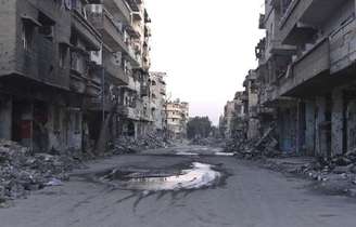 Rua deserta de Deir al-Zor, na Síria. 05/03/2014