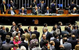 <p>Por 360 votos a 47, deputados aprovaram um destaque que suprimiu esse trecho do texto</p>