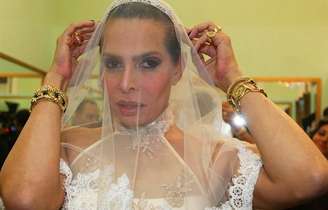 José Castelo Branco vestido de noiva num programa de TV: nascido para ‘causar’