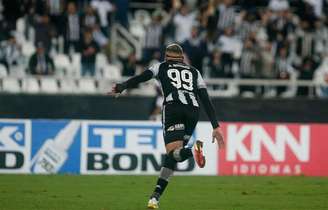 Rafael Navarro comemora gol do Botafogo (Foto: Vítor Silva / Botafogo)