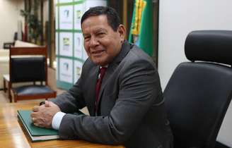 O vice-presidente e senador eleito Hamilton Mourão elogia José Múcio, o provável futuro ministro da Defesa no governo Lula