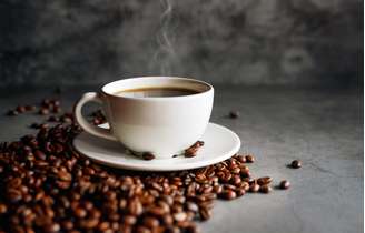 Entenda os efeitos de consumir café à noite