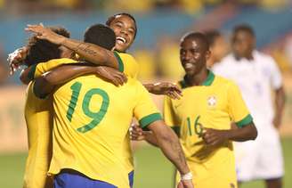 Hulk fez o quinto gol da goleada brasileira nos Estados Unidos