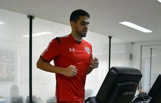 Atacante rompeu ligamentos do joelho no começo do ano