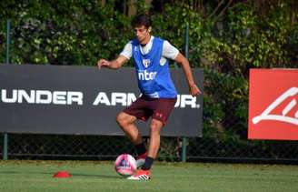 Zagueiro cumpriu suspensão no fim de semana e está liberado para retornar ao time do São Paulo (Érico Leonan/saopaulofc.net)