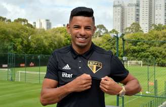 Jogador assinou com o São Paulo até o fim da próxima temporada (Érico Leonan/saopaulofc.net)