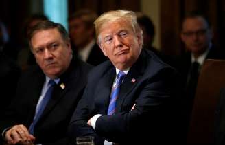 Presidente dos EUA, Donald Trump, e secretário de Estado dos EUA, Mike Pompeo, participam de reunião do gabinete
18/07/2018
REUTERS/Leah Millis