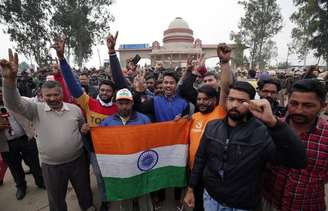 Indianos celebram retorno do piloto Abhinandan Varthaman