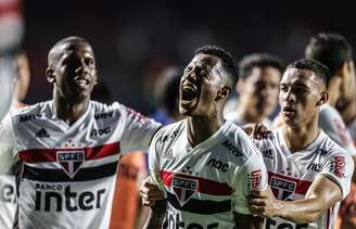 Tchê Tchê comemora o gol que marcou contra o Flamengo - FOTO: Rubens Chiri/saopaulofc.net