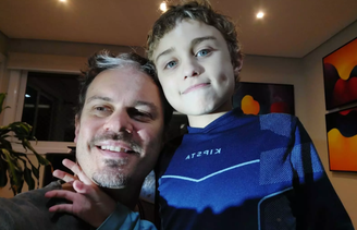 Francisco e Vitor, de 9 anos: garoto interagia com a música durante processo de criação do pai