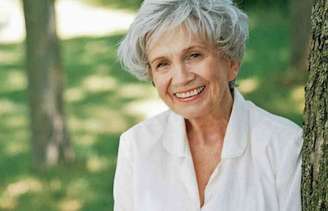 A escritora canadense Alice Munro, que ganhou o Nobel de Literatura em 2023.