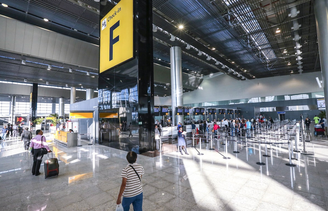 Vista parcial da área de embarque do Terminal 3 do Aeroporto Internacional de São Paulo