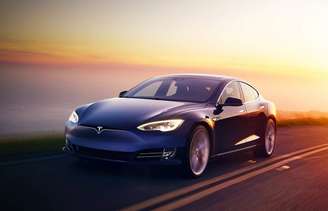 Tesla Model S, veículo revolucionário.