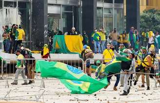 Invasão das sedes dos três Poderes nos atos golpistas do 8 de Janeiro
