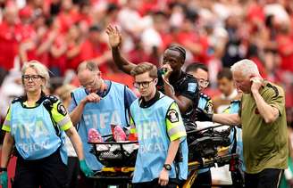 O jogador canadense Ismaël Koné quebrou a perna durante jogo da Copa do Mundo