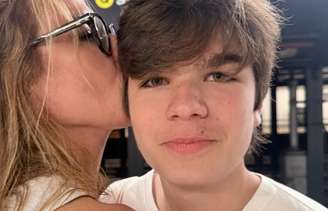 Lorenzo Fragali, 15 anos, com a mãe, Luciana Gimenez