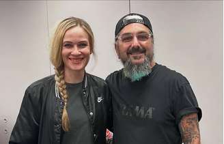 Mike Portnoy (Dream Theater) chama Anika Nilles (Rush) de rainha