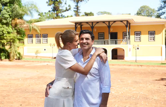 Ana Hickmann e Edu Guedes em Casa Gialla