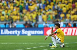 Thiago Silva foi atacado por não ter se unido ao restante do grupo nos momentos que antecederam as cobranças das penalidades