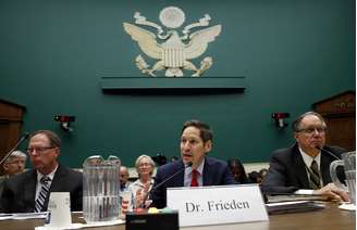 <p>O diretor dos Centros de Controle e Prevenção de Doenças,Tom Frieden, testemunha durante sessão de Energia e Comércio da Câmara Baixa, em Washington, em 16 de julho</p>