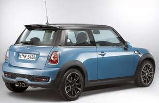 <p>Os donos dos carros Mini Cooper e Mini Cooper S devem entrar em contato com a montadora para agendar o ajuste do mecanismo de inclinação dos bancos dianteiros</p>