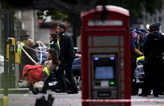 Mulher ferida após atropelamento em Londres