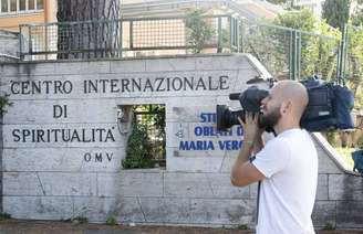 Entrada da estrutura da Igreja Católica que receberá migrantes do navio Diciotti