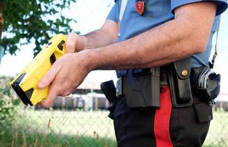 Polícia da Itália usará armas de choque elétrico em junho