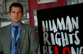 Nils Melzer, relator especial da ONU sobre tortura, que visitou Julian Assange na prisão, posa para foto em Genebra