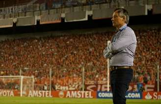 Ariel Holan fez sucesso dirigindo o Independiente, da Argentina (Foto: AFP)
