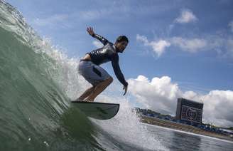 Gabriel Medina durante o seu treino desta sexta-feira no Japão