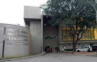 Fachada do Hospital Municipal e Maternidade da Vila Nova Cachoeirinha, na zona norte de São Paulo