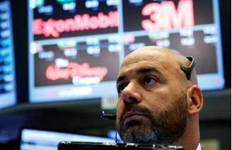 Operador trabalha na bolsa de Nova York
15 de setembro de 2016
REUTERS/Brendan McDermid