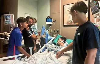 A manicure, que ficou em estado vegetativo após sofrer um mal súbito nos Estados Unidos, voltou a estar ao lado do marido e dos filhos em Juiz de Fora