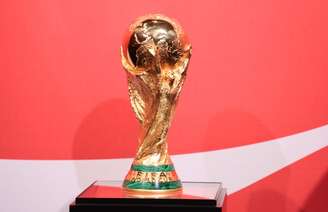 O Tour da Taça da Copa do Mundo da FIFA pela Coca-Cola, no Museu do Futebol, localizado no Estádio do Pacaembu.