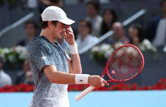 João Fonseca sofre virada em estreia no Masters 1000 de Roma e dá adeus ao torneio — 