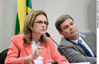 Graça Foster e o senador Lindbergh Farias, presidente da CAE e da reunião conjunta desta terça