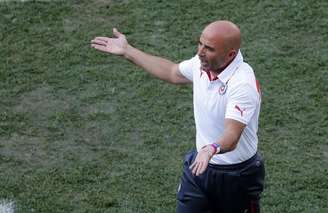 <p>Técnico Jorge Sampaoli brincou com o que chamou de "espionagem" durante o treino do Chile de quinta-feira</p>