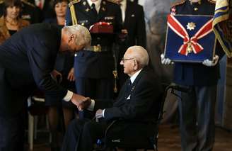 <p class="text">Nicholas Winton foi condecorado com a Ordem do Leão Branco, a mais alta honraria da República Tcheca </p><p class="text"> </p>