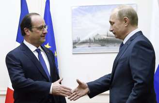 <p>Hollande viajou à Rússia para encontro com o presidente Vladimir Putin</p>