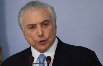O presidente do Brasil, Michel Temer, discursou depois que os deputados federais contra investigação sobre acusação de corrupção contra ele