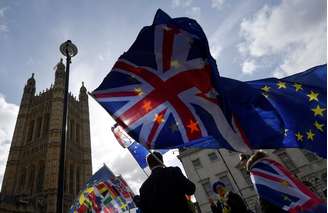 Manifestantes anti-Brexit em frente ao Parlamento britânico, em Londres
18/03/2019
REUTERS/Toby Melville