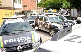 Carros da PM do Ceará estacionados em frente a batalhão em Fortaleza
21/02/2020
REUTERS/Lucas Moura