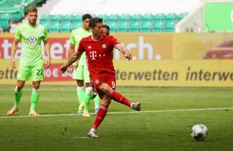 Lewandowski fez uma grande temporada no Bayern (Foto: KAI PFAFFENBACH / AFP)