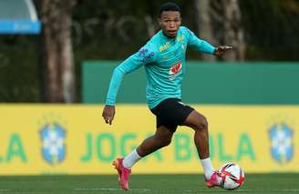 Wallace, durante treinamento da Seleção Olímpica no CT do Palmeiras (Foto: Marco Galvão/CBF)