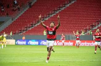 Vitinho vive ótima temporada pelo Flamengo (Foto: Alexandre Vidal / Flamengo)