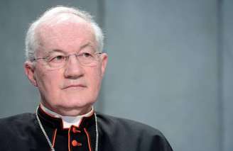 Cardeal Ouellet teria tocado de maneira imprópria funcionária da Diocese de Quebec