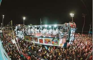 Timbalada comandou trio no primeiro dia de carnaval de Salvador