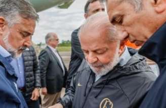 Lula e sua comitiva no RS